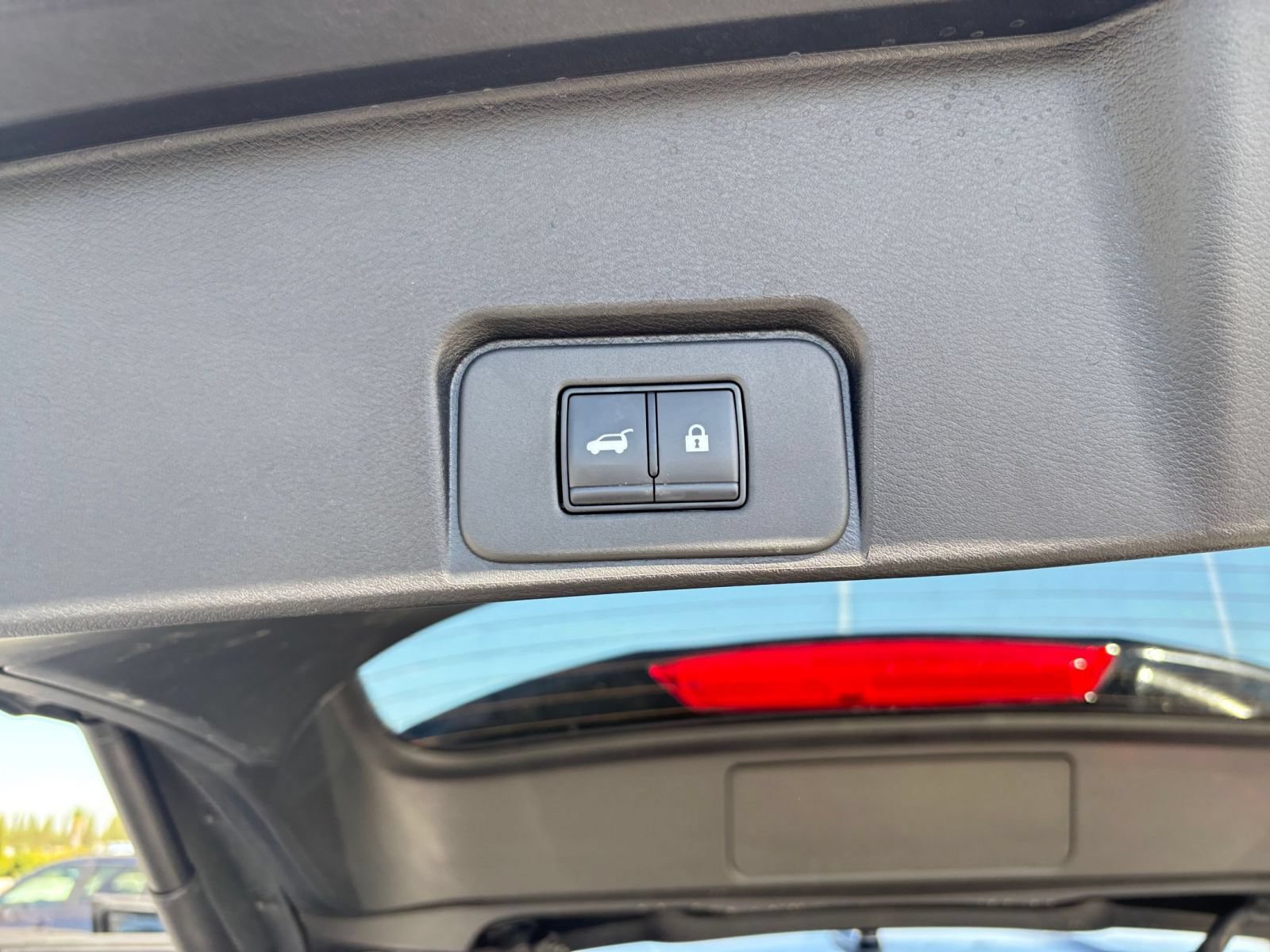 Used 2025 Nissan Rogue SV FWD image 22