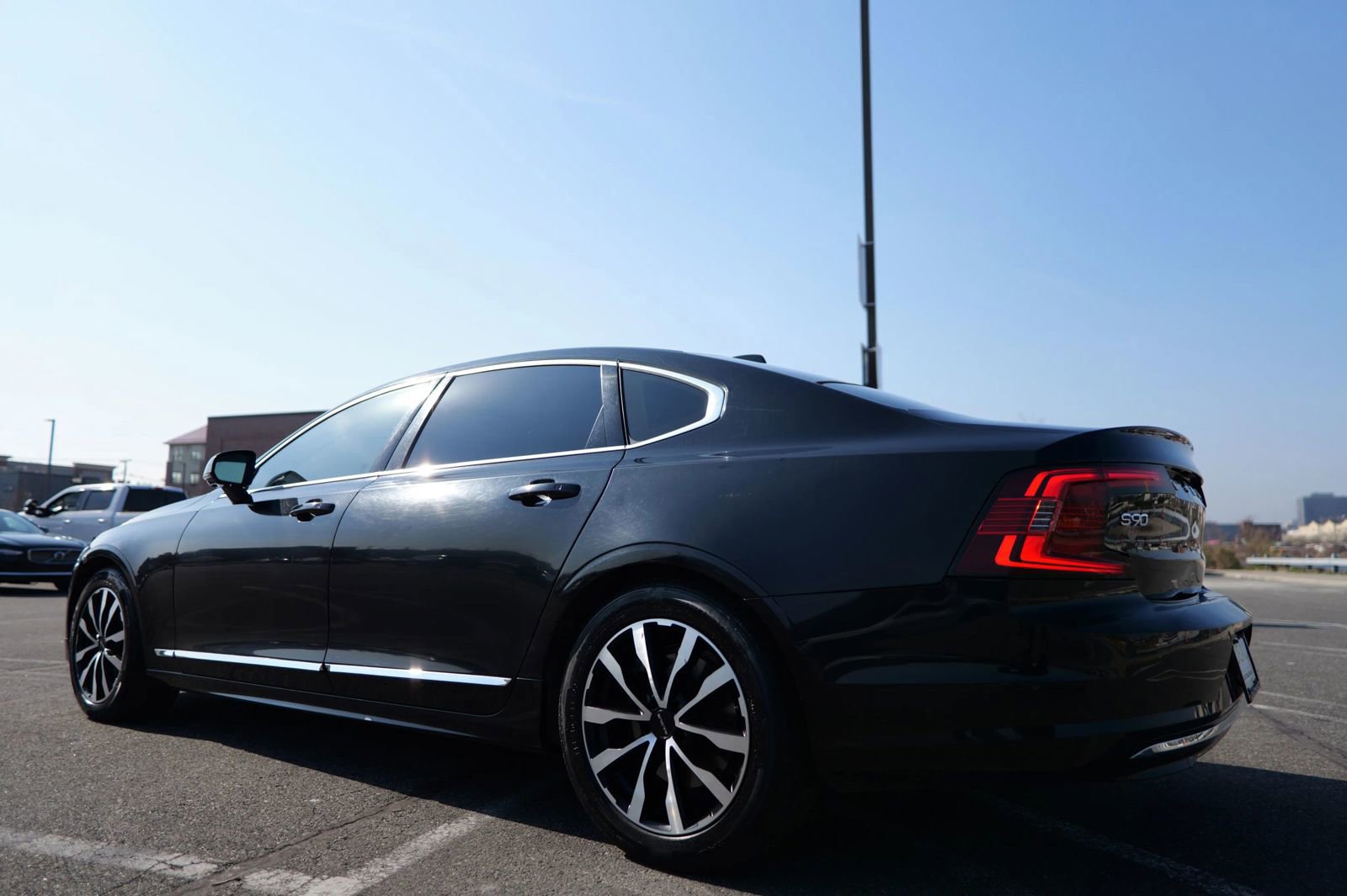 Used 2023 Volvo S90 B6 Plus image 6