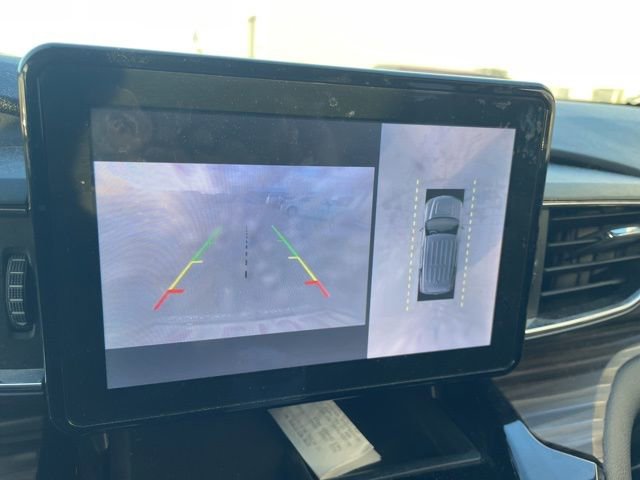 Used 2022 Ford Explorer Limited image 9