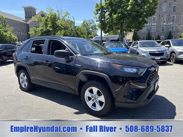 Used 2020 Toyota RAV4 LE AWD/4WD image 2