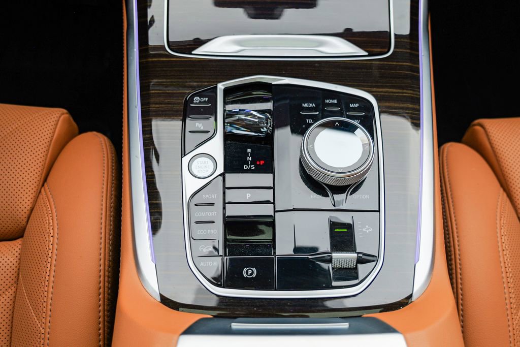 Used 2024 BMW X7 xDrive40i w/ Executive Package AWD/4WD image 55