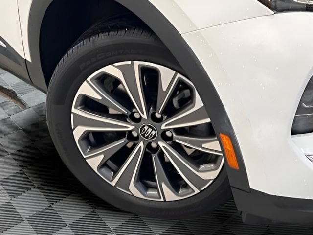 Certified 2024 Buick Envision Preferred AWD/4WD image 30