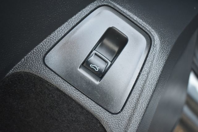 Used 2022 Volkswagen Tiguan SE R-Line image 21