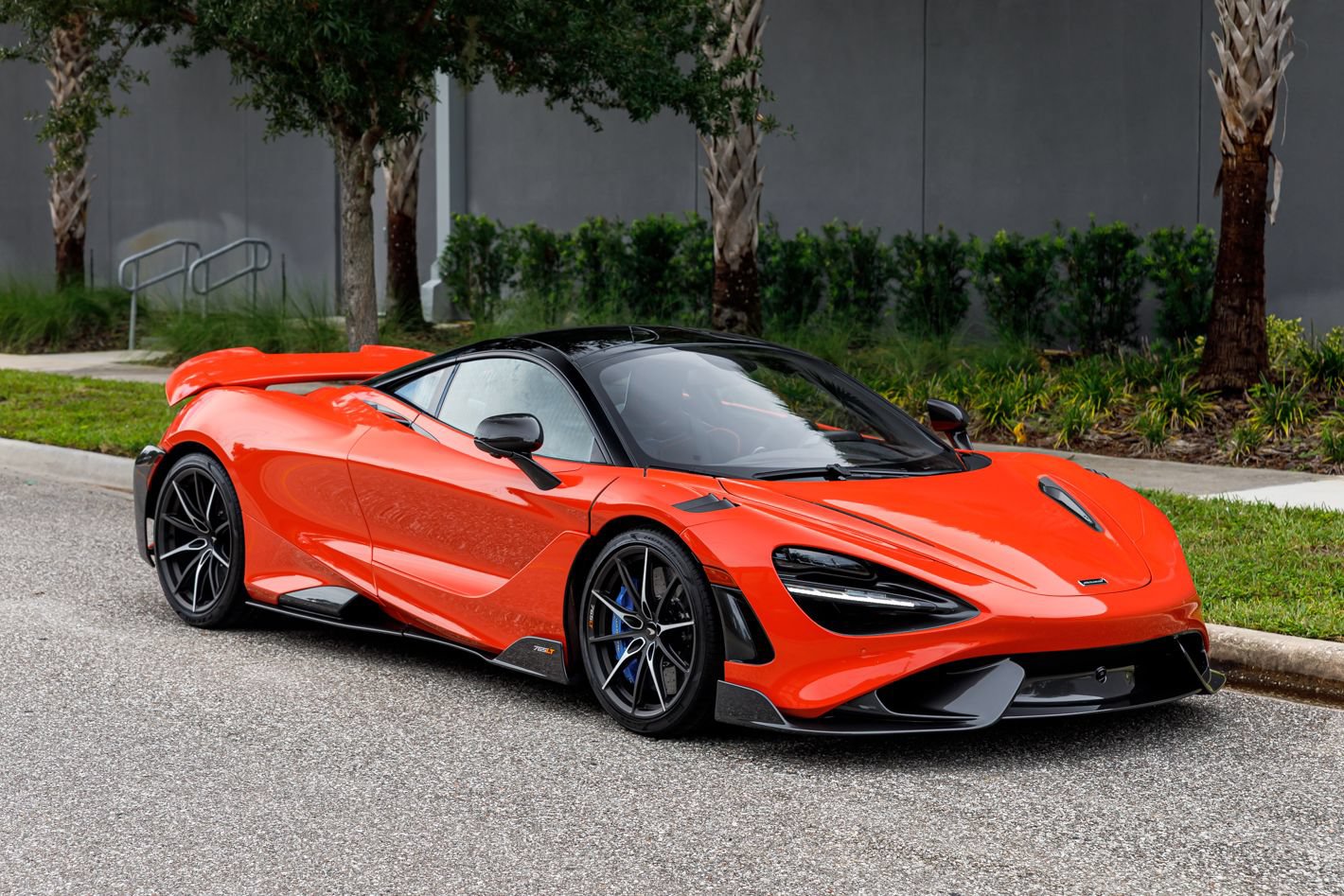 Used 2021 McLaren 765LT RWD image 2