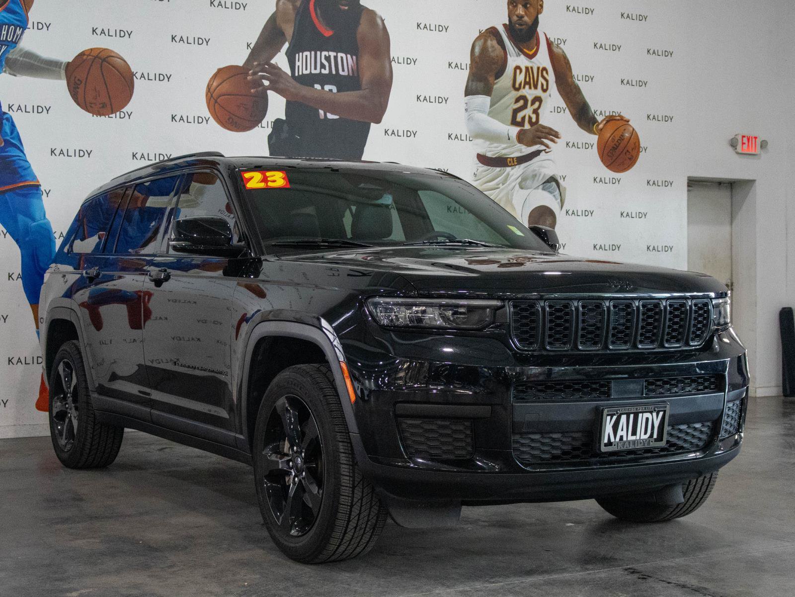 Used 2023 Jeep Grand Cherokee L Laredo AWD/4WD image 18