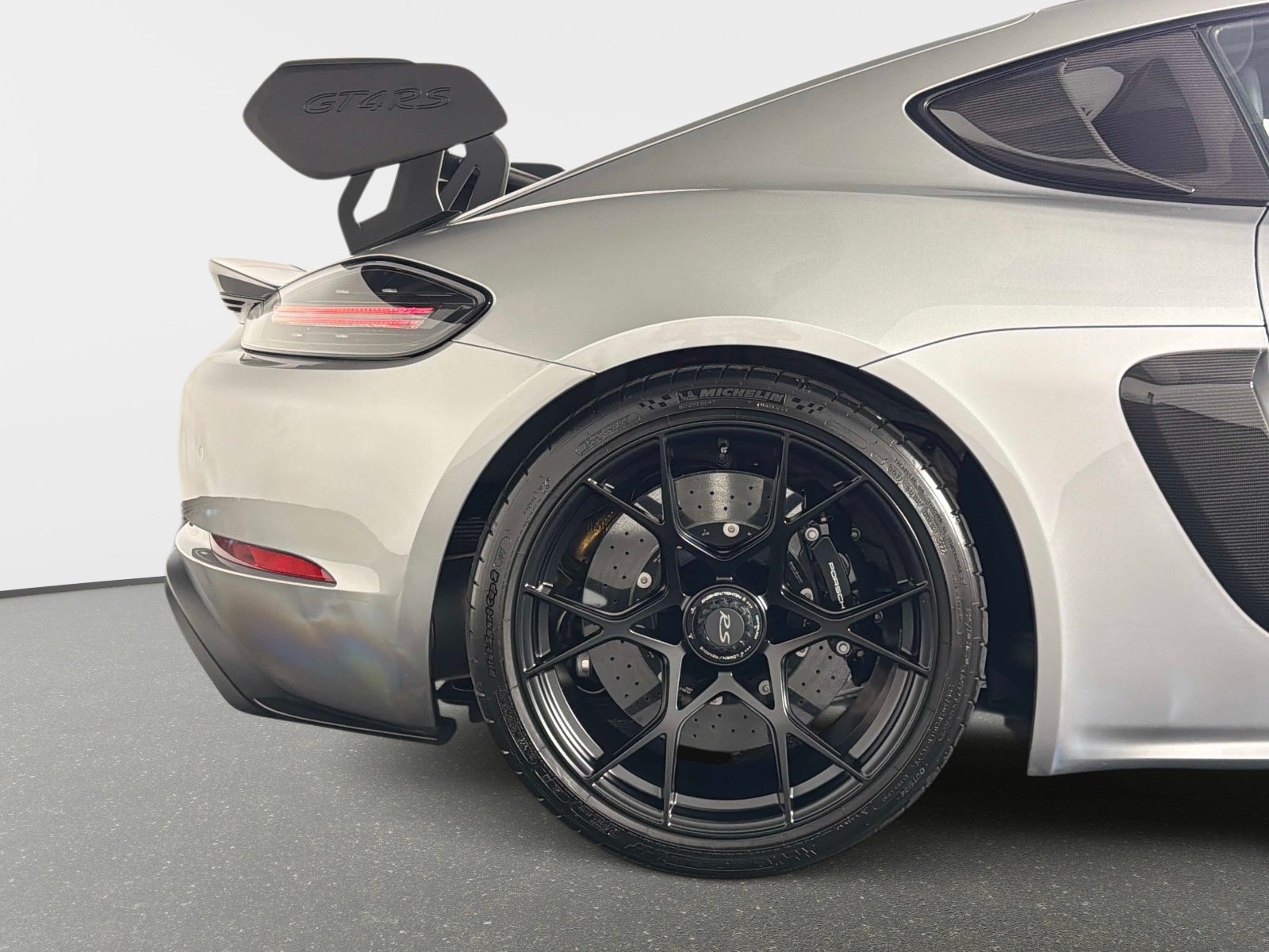 Used 2023 Porsche 718 Cayman GT4 RS w/ Weissach Package RWD image 22