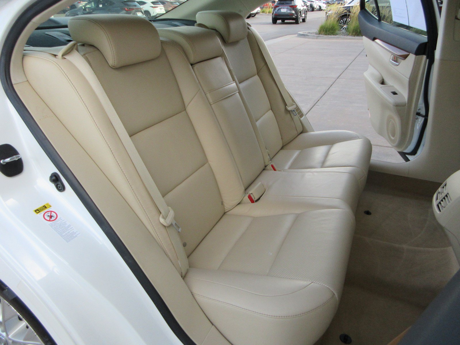 Used 2013 Lexus ES 300h w/ Luxury Pkg FWD image 19