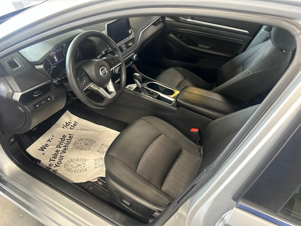 Used 2021 Nissan Altima 2.5 SV FWD image 3