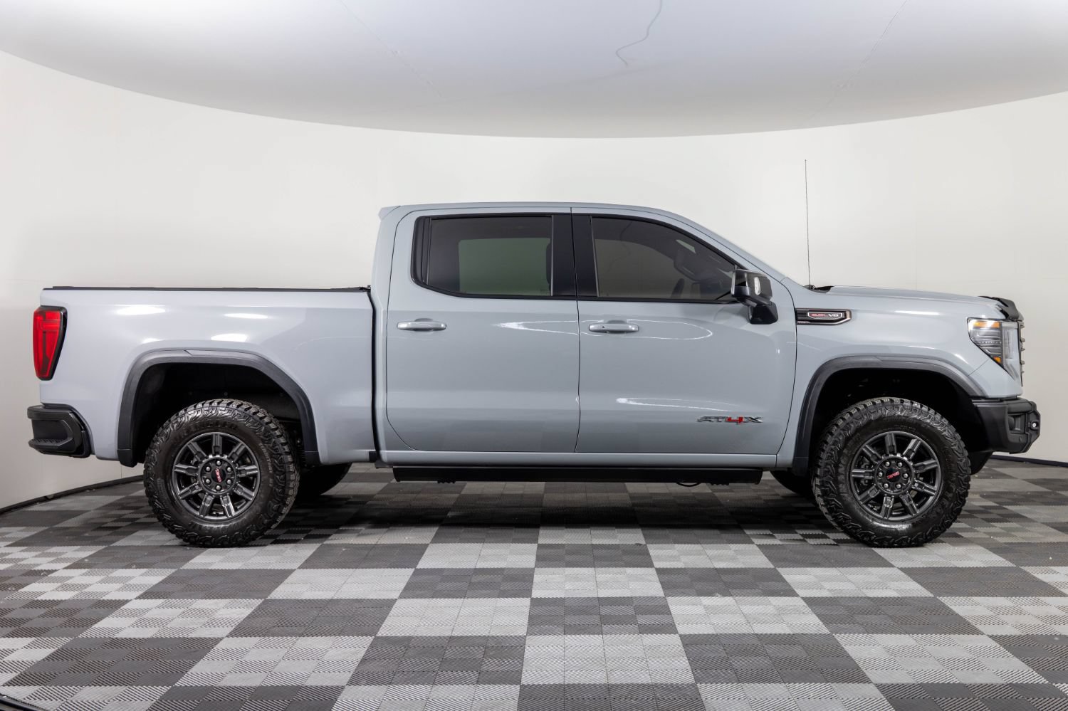 Used 2025 GMC Sierra 1500 AT4X AWD/4WD image 9