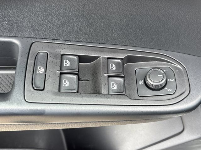 Used 2024 Volkswagen Taos SE w/ Panoramic Sunroof Package AWD/4WD image 22