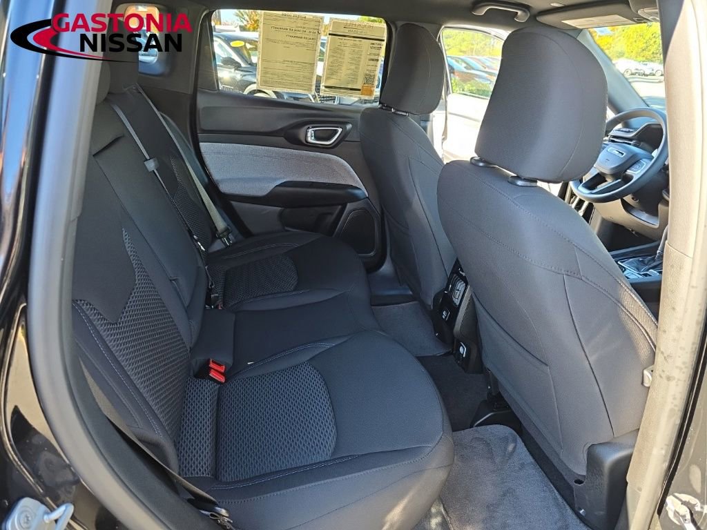 Used 2025 Jeep Compass Sport image 44