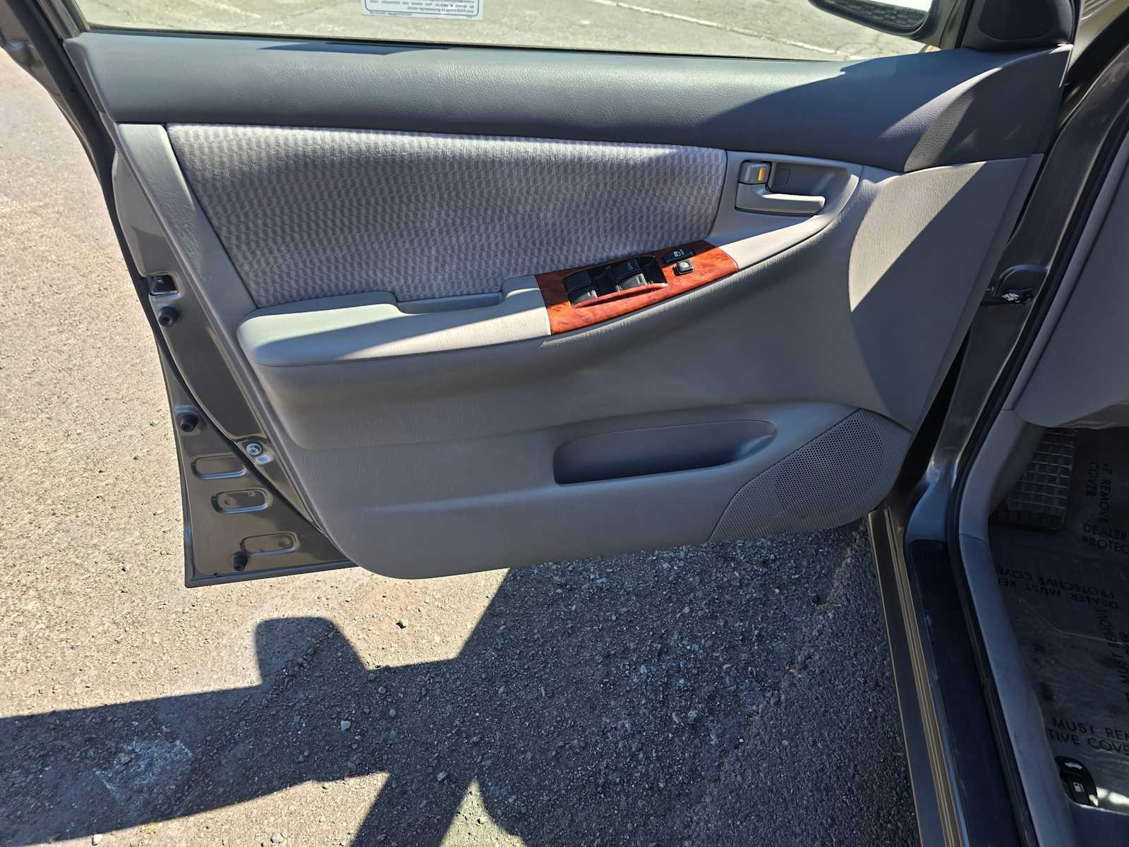 Used 2006 Toyota Corolla LE image 23