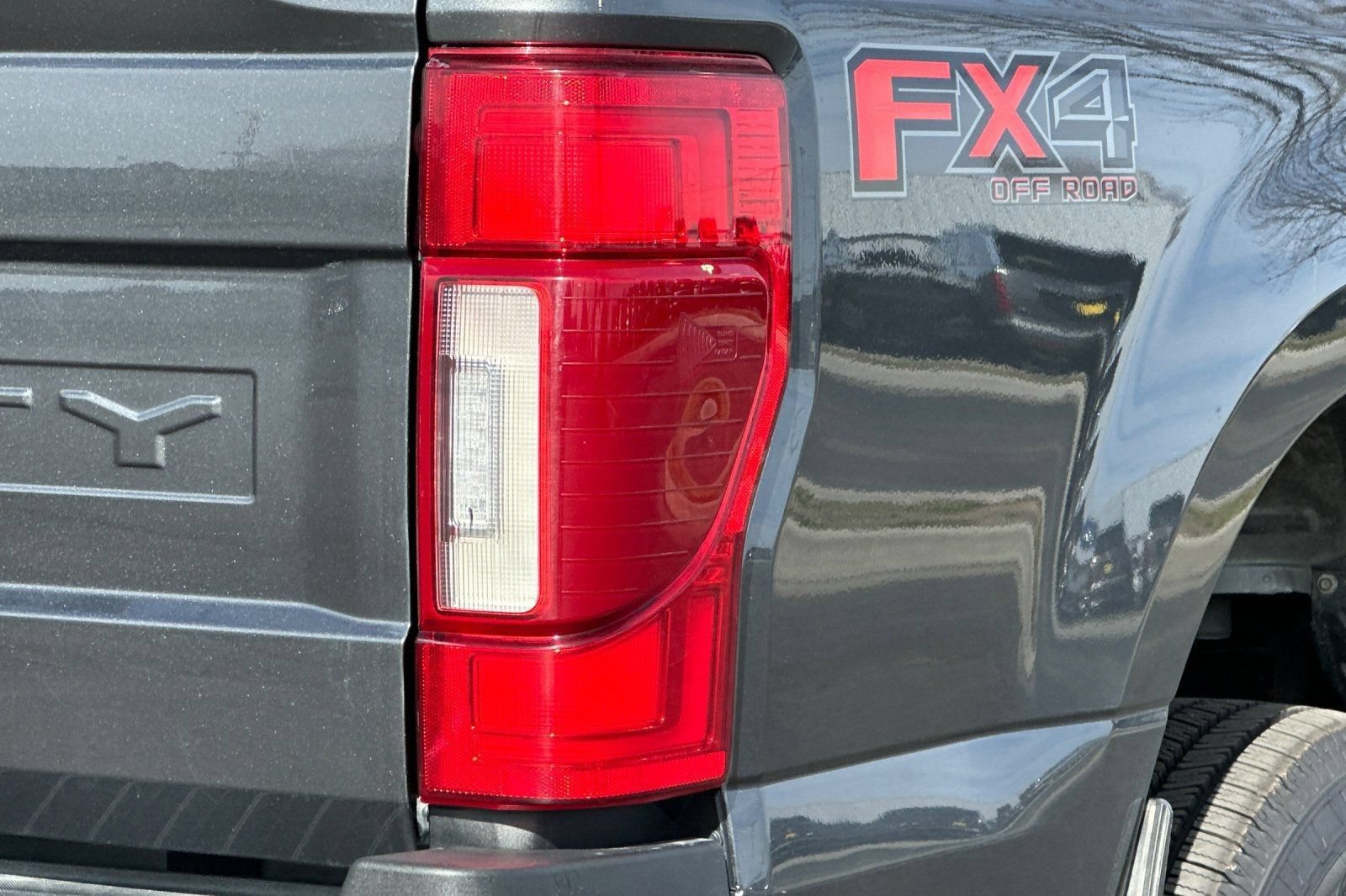 Used 2020 Ford F350 Lariat w/ Lariat Ultimate Package AWD/4WD image 26