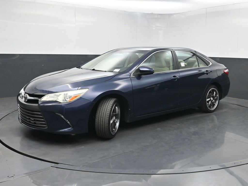 Used 2016 Toyota Camry LE image 16