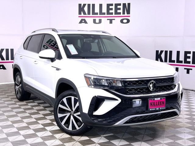 Used 2024 Volkswagen Taos SE image 1