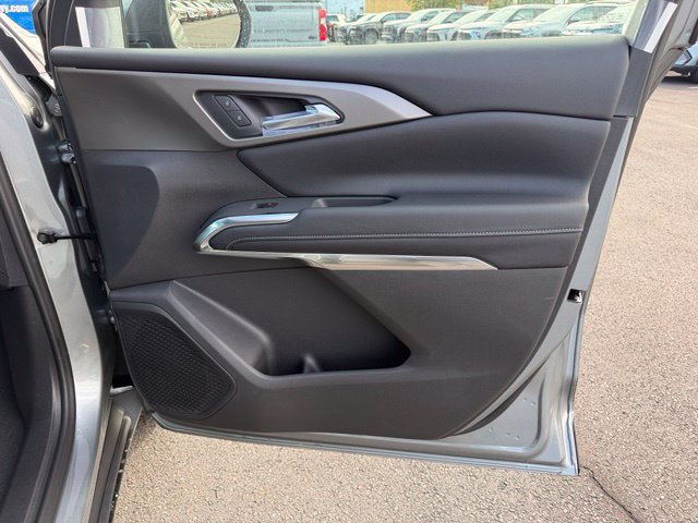 New 2027 Chevrolet Traverse LT w/ Driver Confidence Package FWD image 24