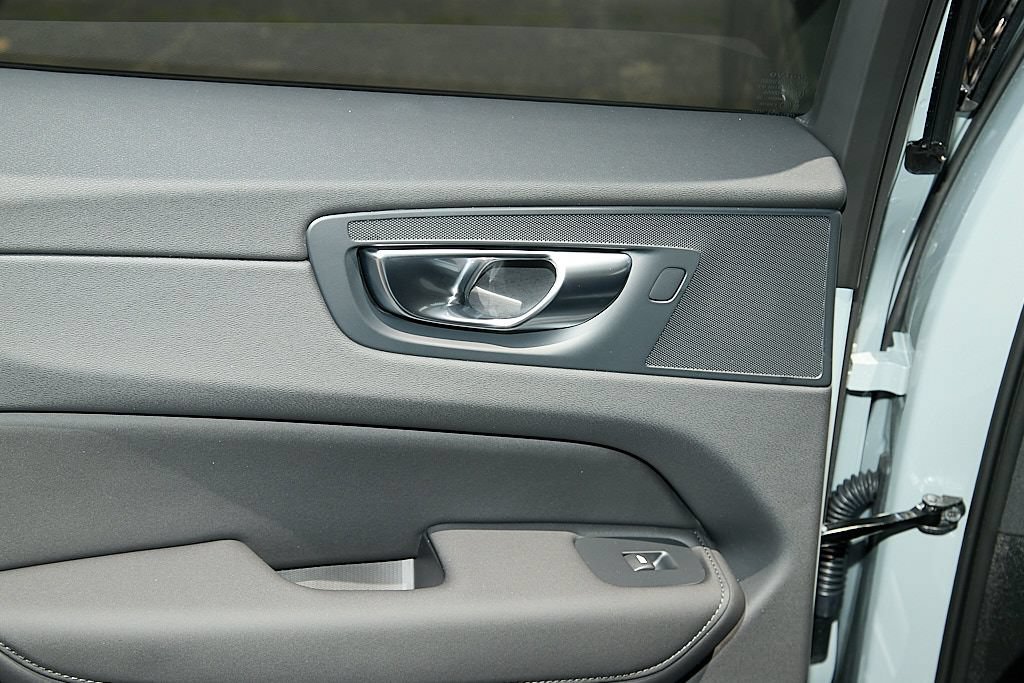 New 2026 Volvo XC60 B5 Plus w/ Climate Package PRO AWD/4WD image 19
