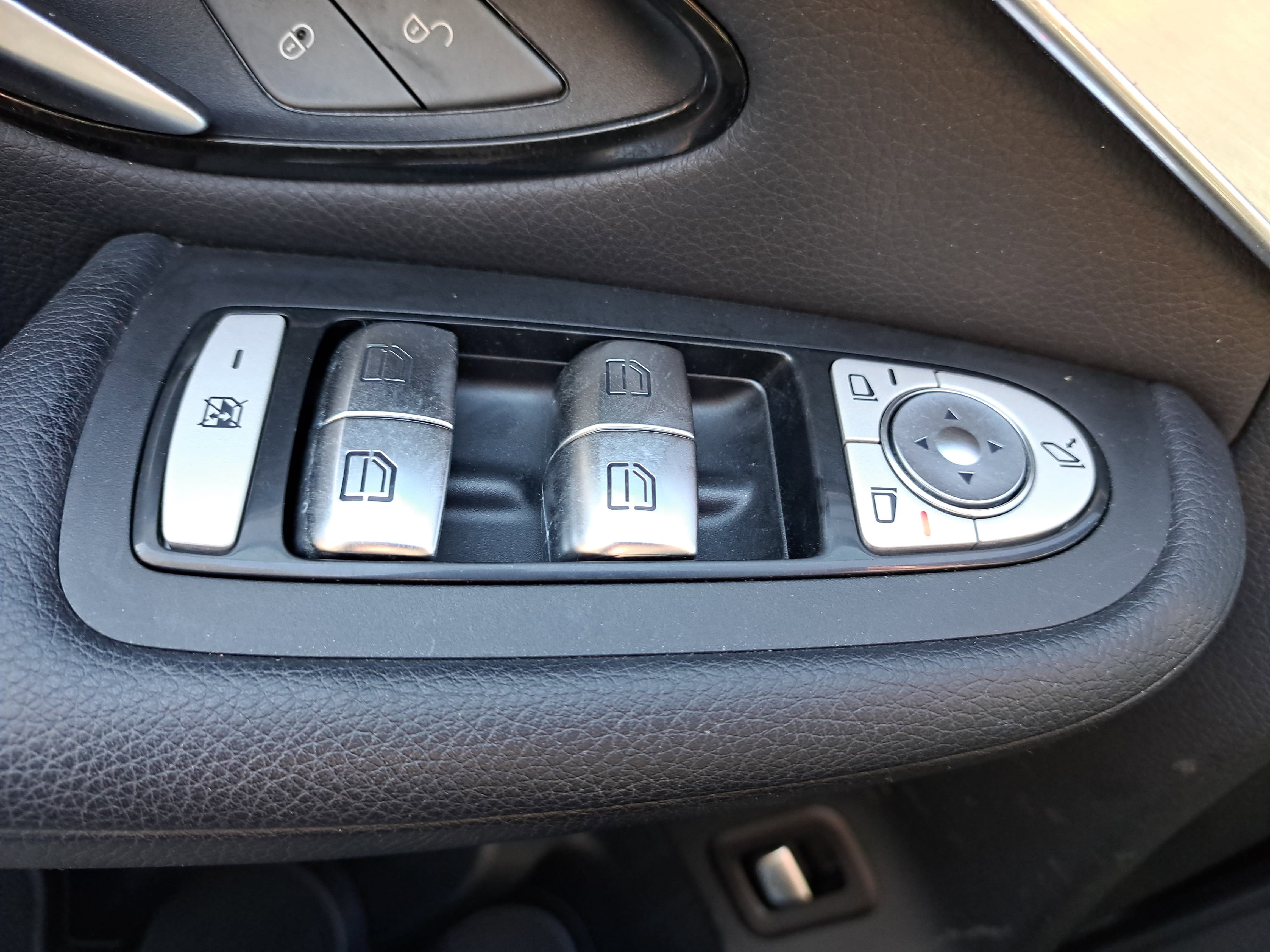 Used 2019 Mercedes-Benz GLC 300 image 28