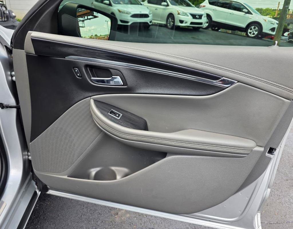 Used 2016 Chevrolet Impala LTZ FWD image 31