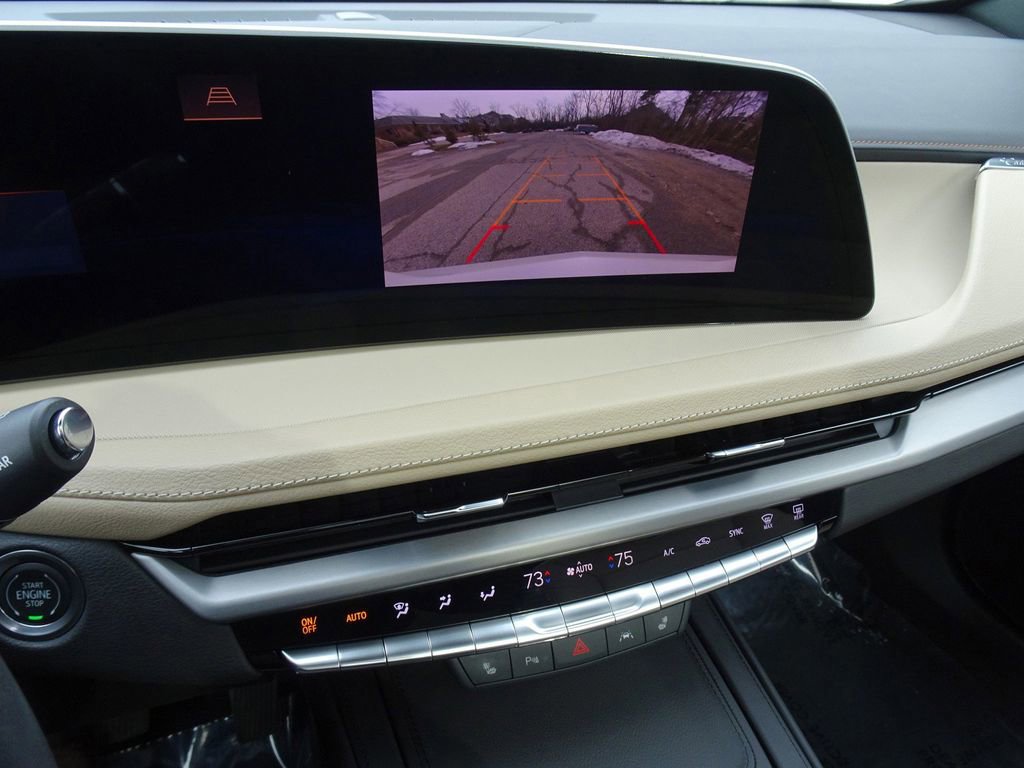 Certified 2024 Cadillac XT4 Luxury w/ Cold Weather Package image 18