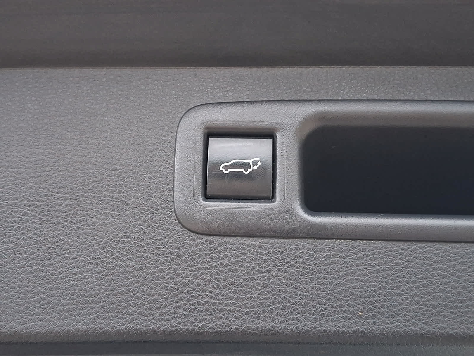 Used 2023 Toyota Highlander XLE AWD/4WD image 32