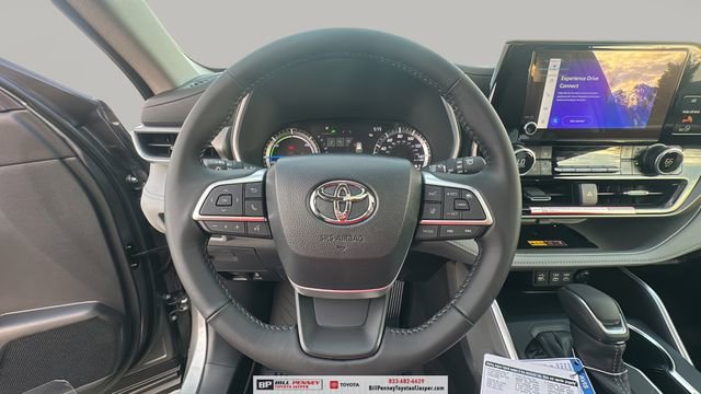 New 2026 Toyota Highlander XLE image 17