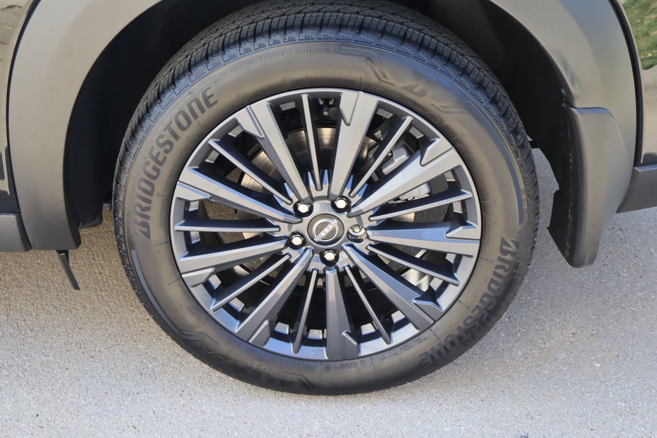 Used 2026 Nissan Pathfinder SL w/ SL Premium Package FWD image 31
