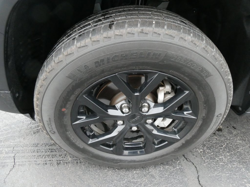 Used 2024 Jeep Grand Cherokee Altitude image 10