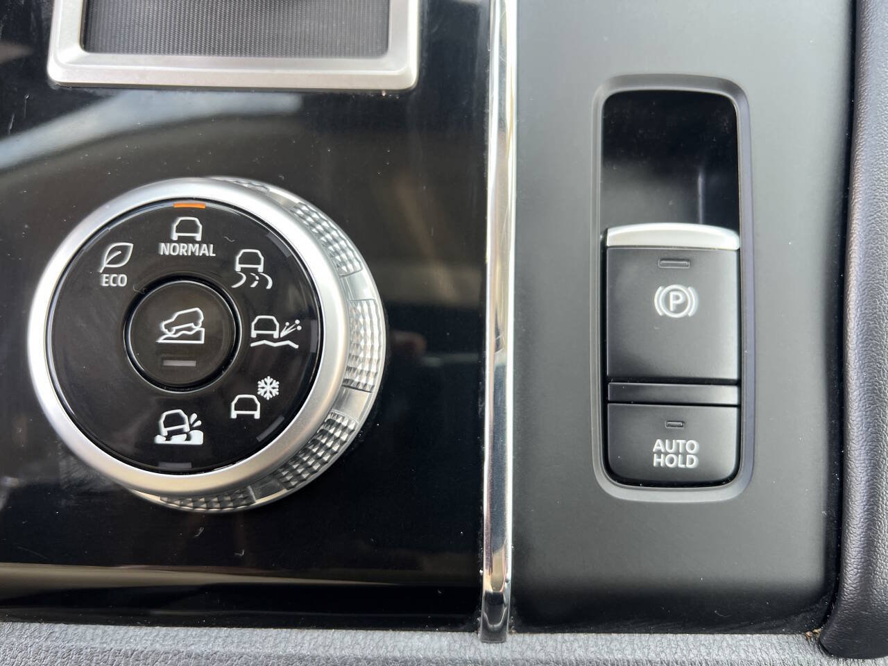Used 2023 Mitsubishi Outlander SE AWD/4WD image 10