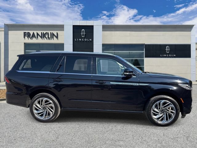 Certified 2025 Lincoln Navigator Reserve AWD/4WD image 8