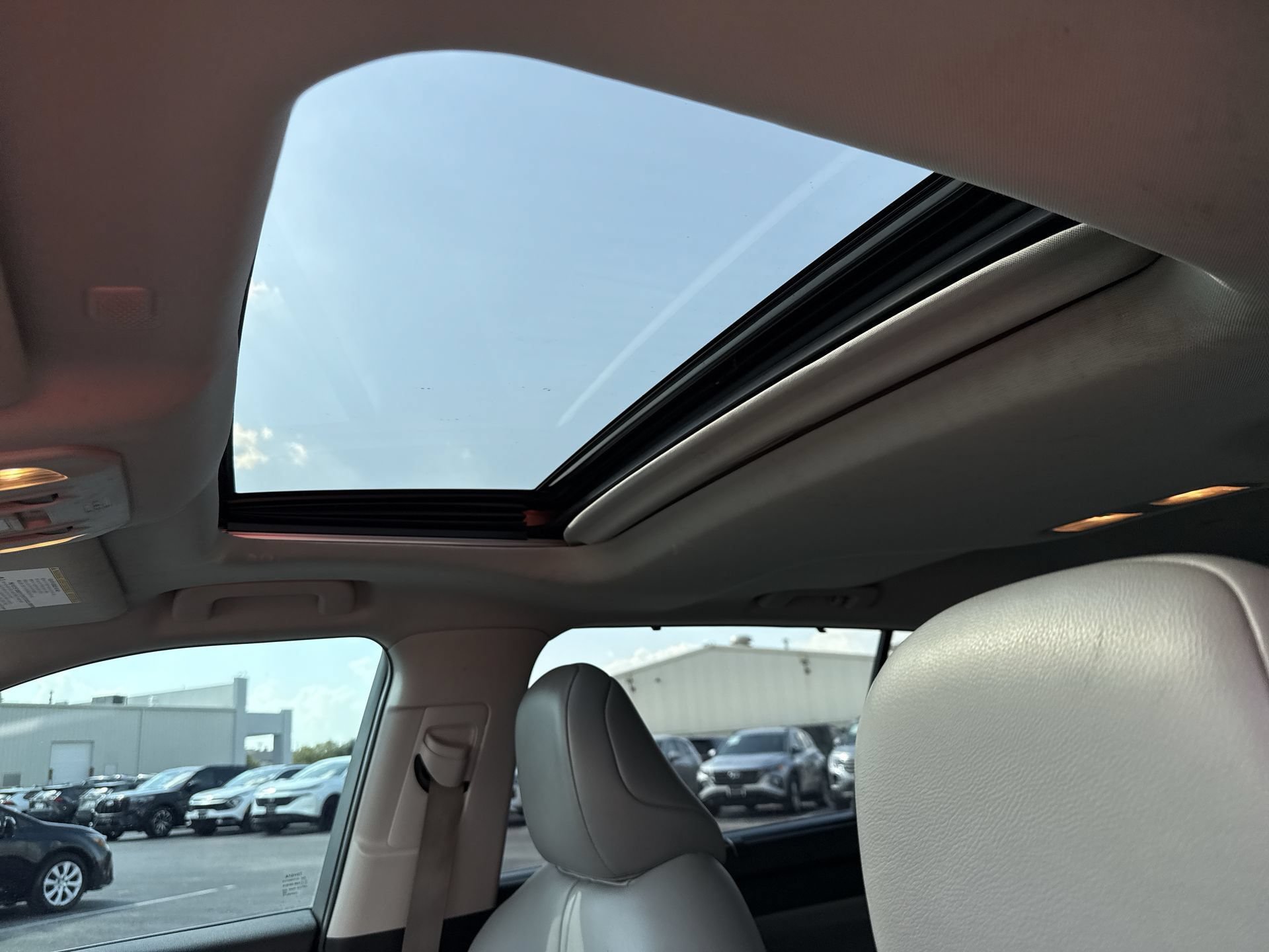 Certified 2021 Toyota Highlander XLE FWD image 16