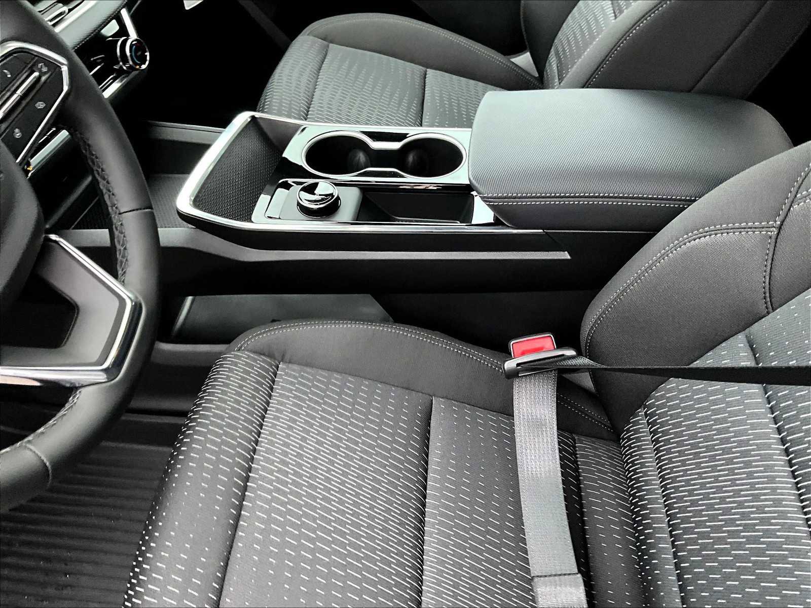 New 2026 Chevrolet Equinox LT w/ LPO, Floor Liner Package image 14