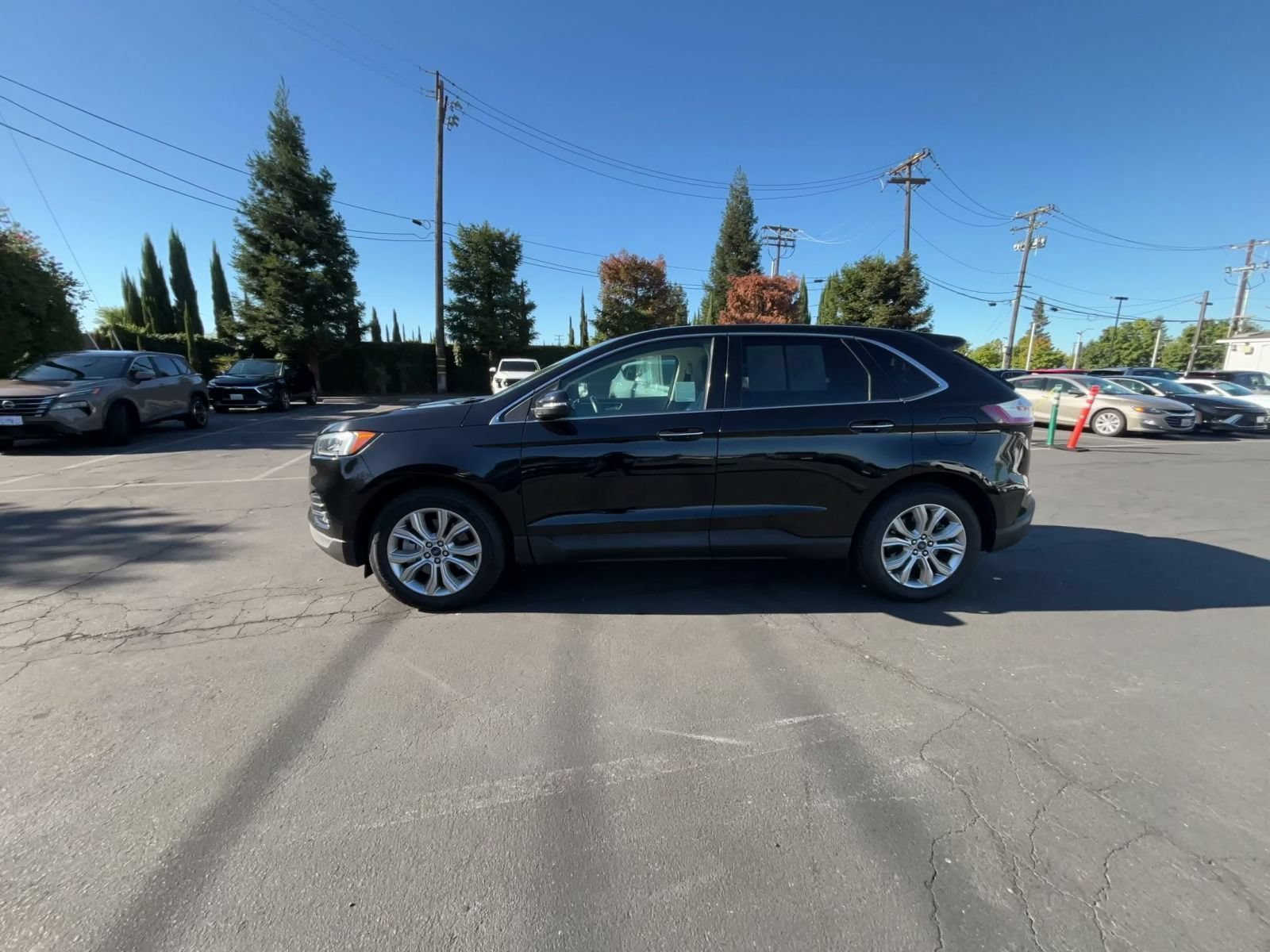 Used 2022 Ford Edge Titanium w/ Equipment Group 301A AWD/4WD image 8