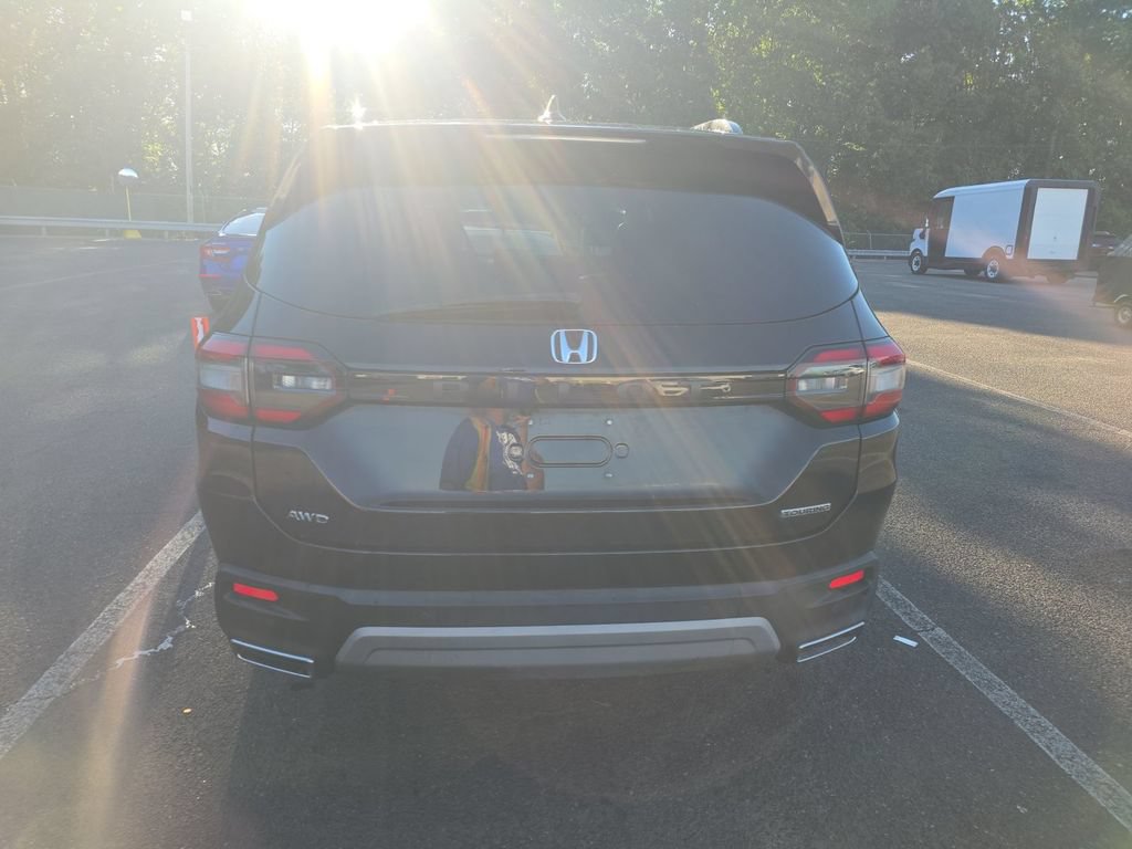 Used 2023 Honda Pilot Touring image 5