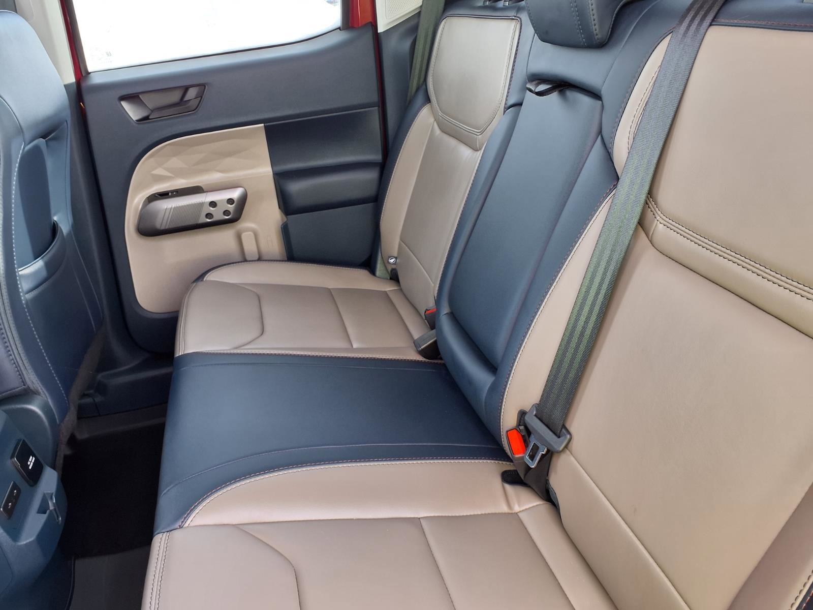 Certified 2025 Ford Maverick Lariat image 7