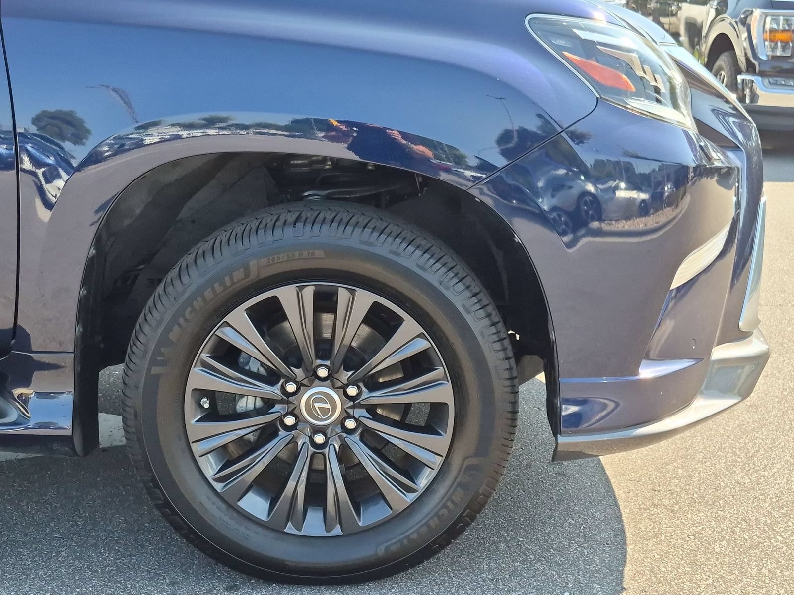 Used 2022 Lexus GX 460 Premium w/ Accessory Package AWD/4WD image 10