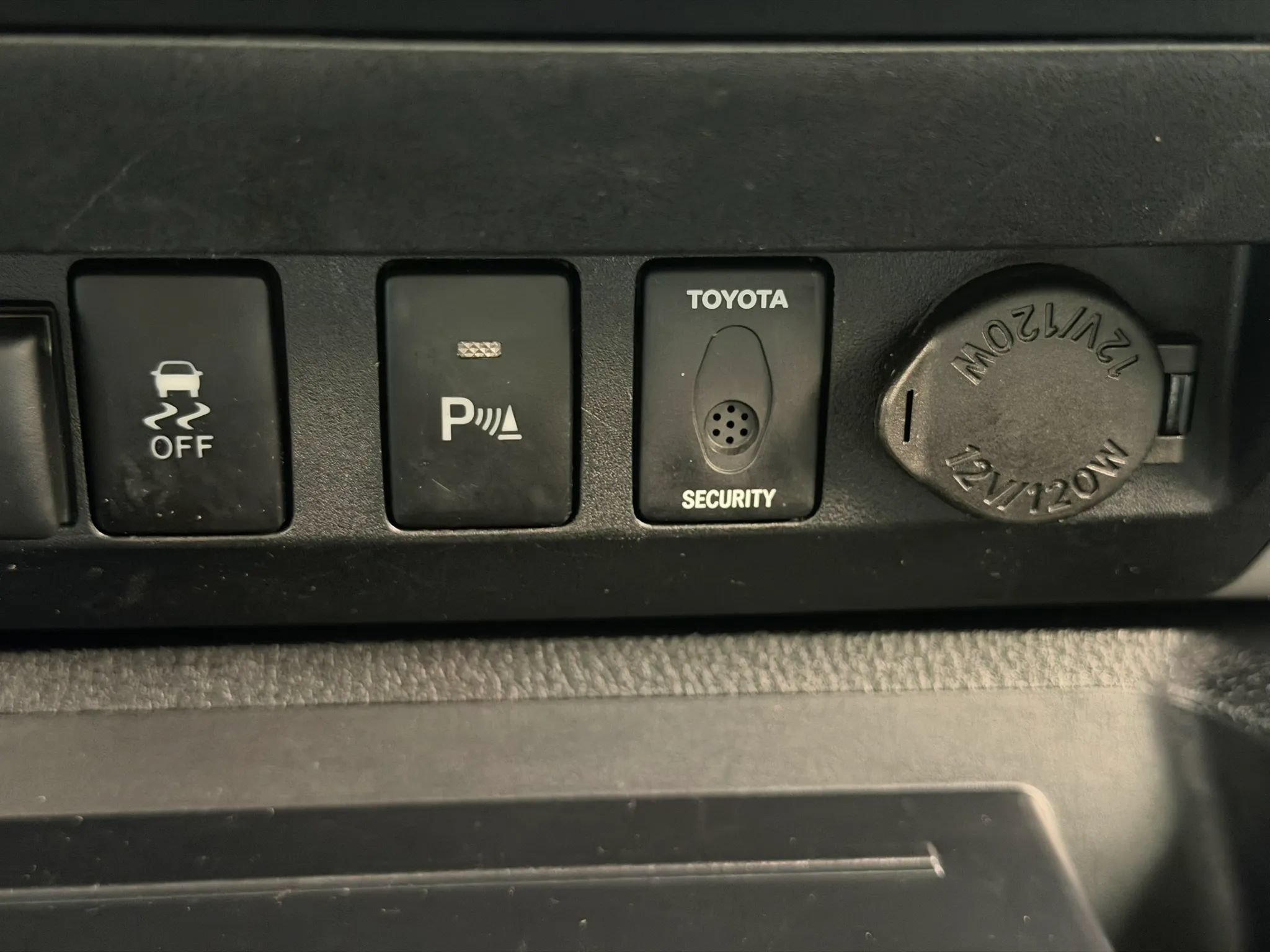 Used 2021 Toyota Tundra Limited w/ Limited Premium Package AWD/4WD image 28