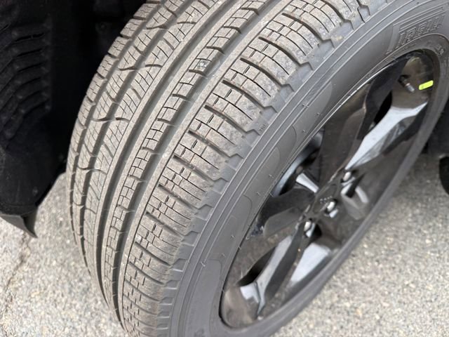 New 2025 Jeep Grand Cherokee Limited w/ Luxury Tech Group II image 5