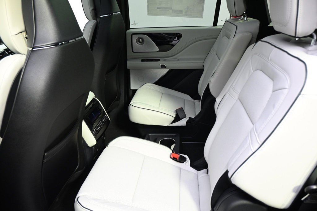 New 2026 Lincoln Aviator Black Label image 21