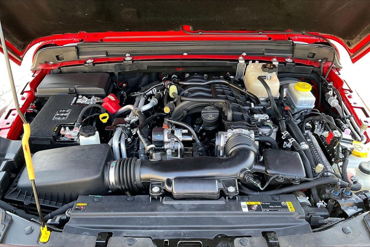 Certified 2022 Jeep Wrangler Unlimited Rubicon w/ Cold Weather Group image 38