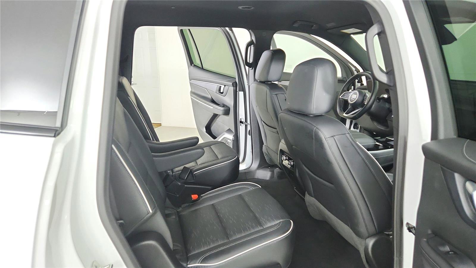 Used 2025 Buick Enclave Sport Touring image 20