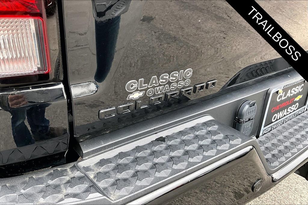 Used 2024 Chevrolet Colorado Trail Boss w/ LPO, Dark Essentials Package image 24