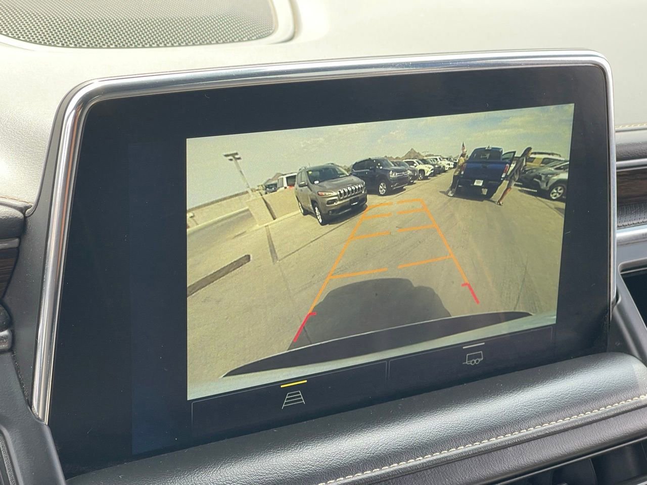 Used 2023 Chevrolet Suburban Premier image 12