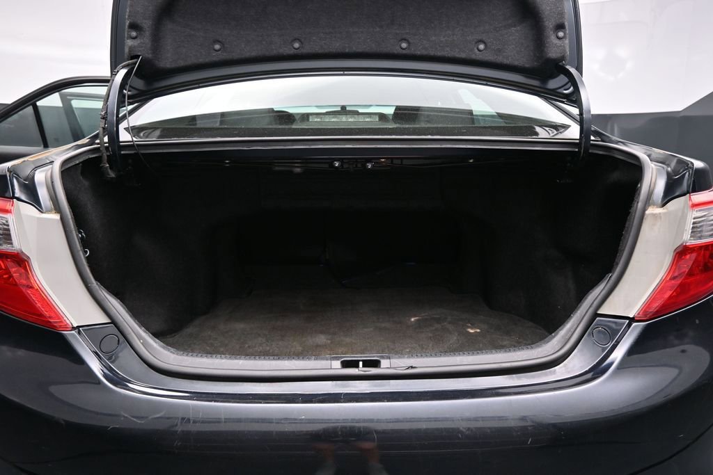 Used 2014 Toyota Camry LE FWD image 22