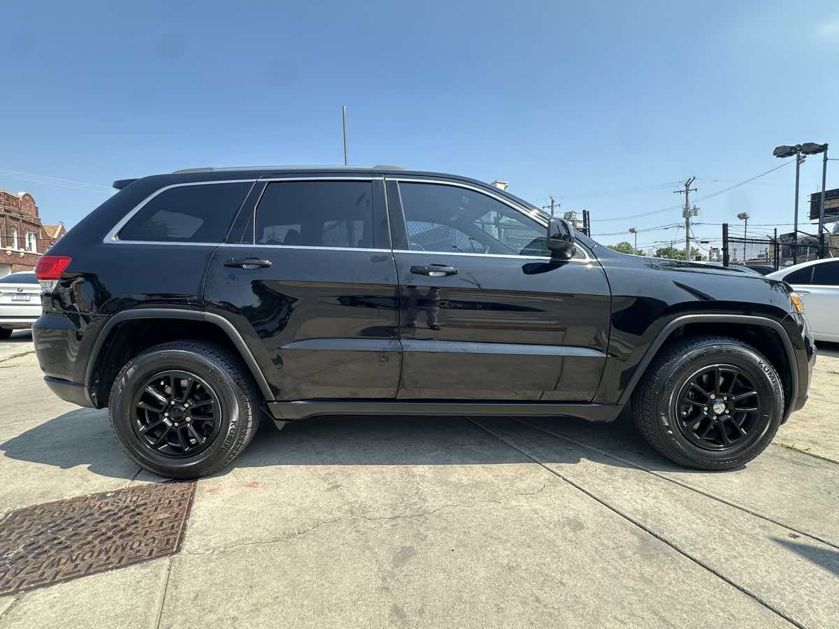 Used 2019 Jeep Grand Cherokee Laredo RWD image 4