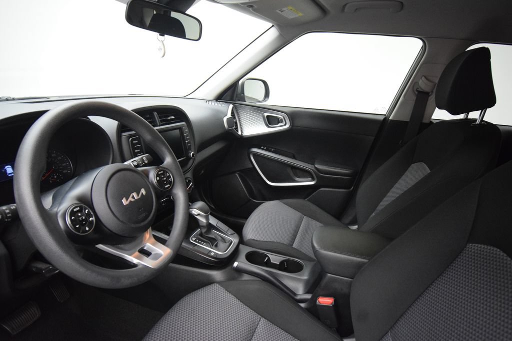 Used 2022 Kia Soul LX w/ Technology Package FWD image 9