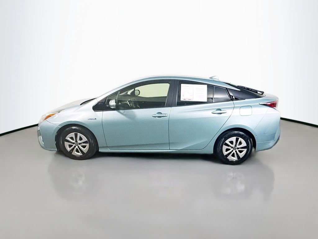 Used 2017 Toyota Prius Two w/ Prius Two Safety Plus Package FWD image 4