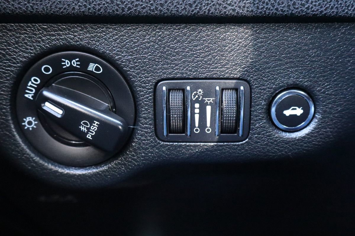 Used 2018 Dodge Charger GT AWD/4WD image 28