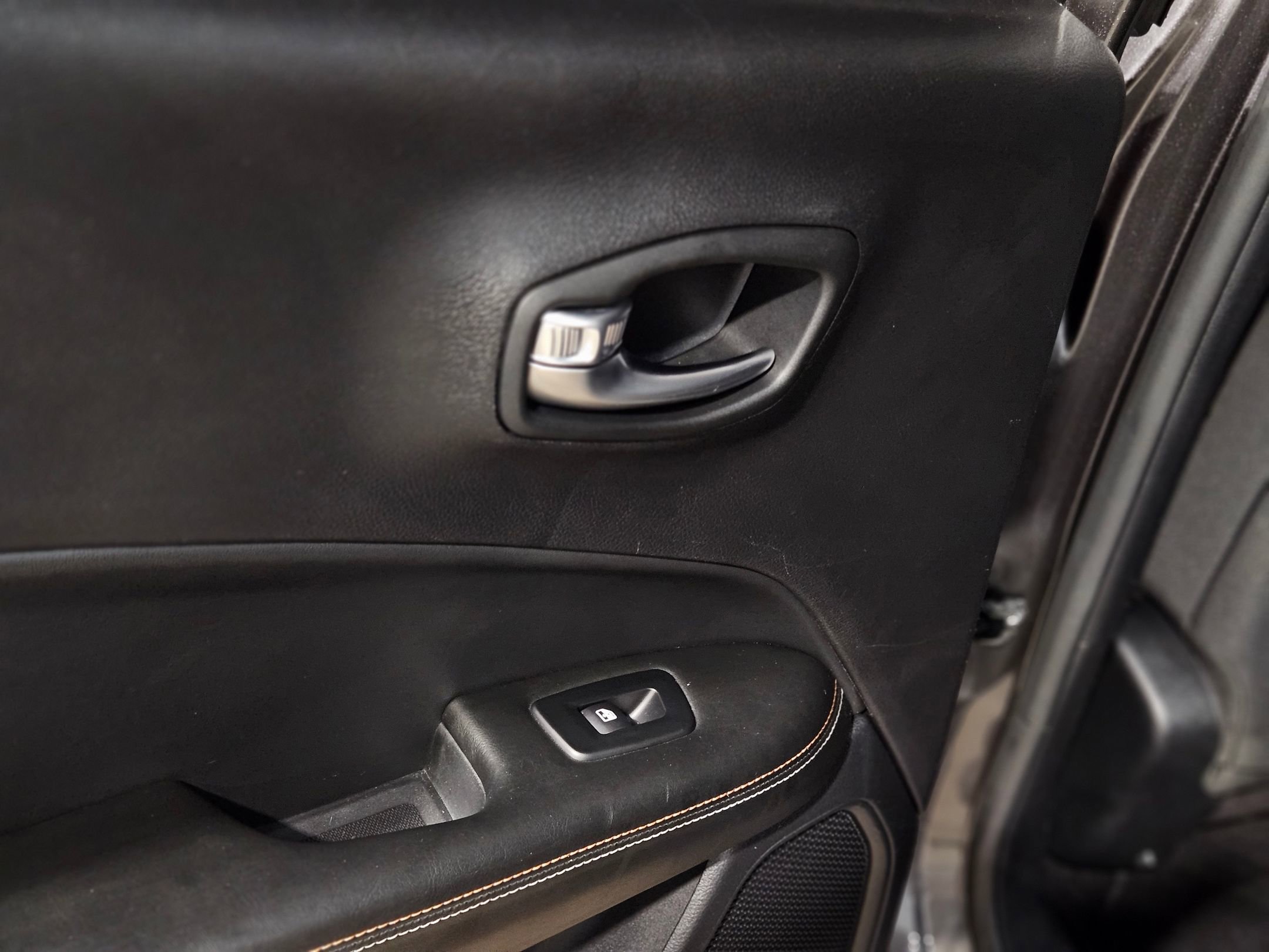 Used 2018 Jeep Compass Sport w/ Tech Group image 33