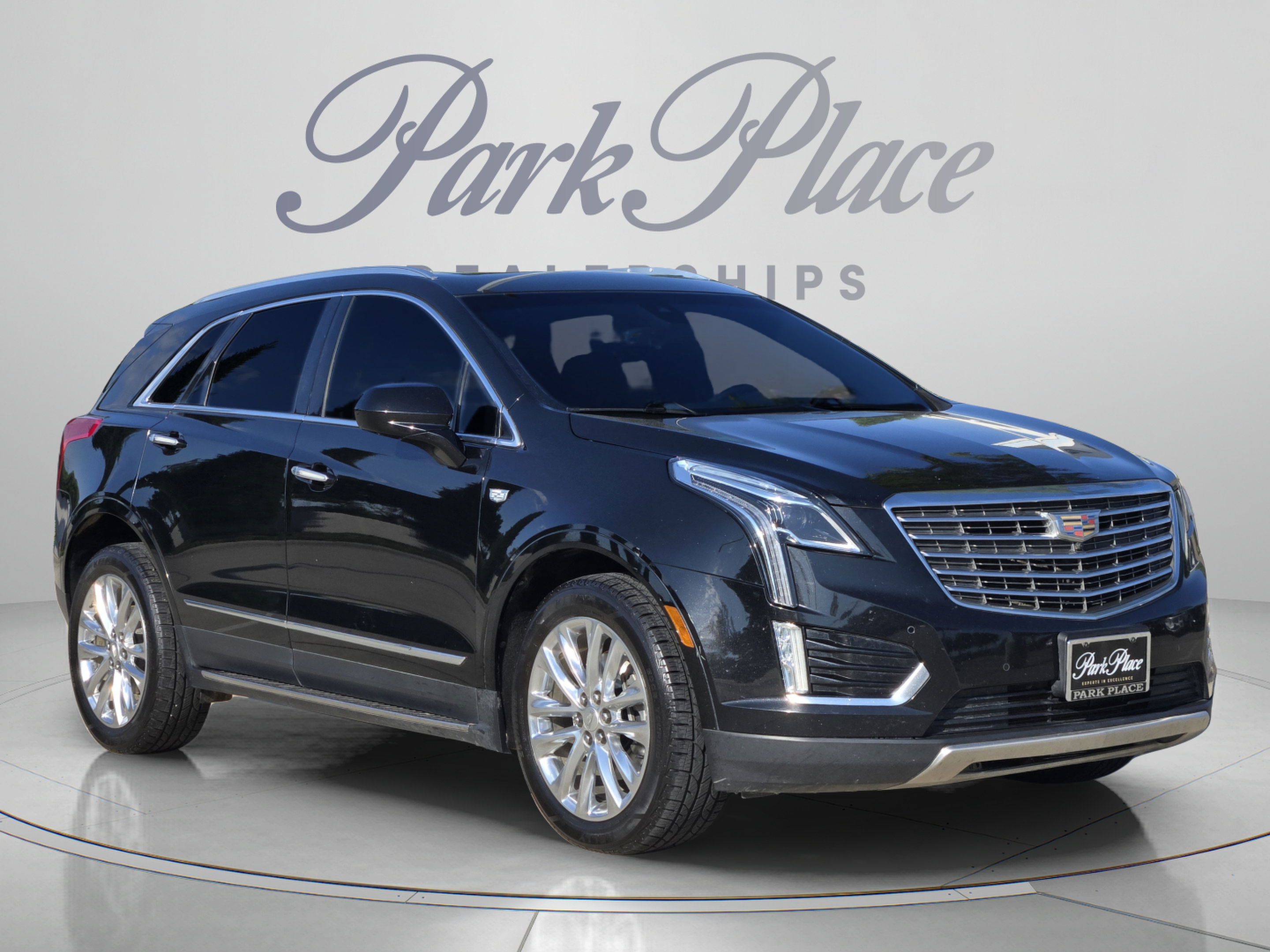 Used 2017 Cadillac XT5 Platinum AWD/4WD image 7